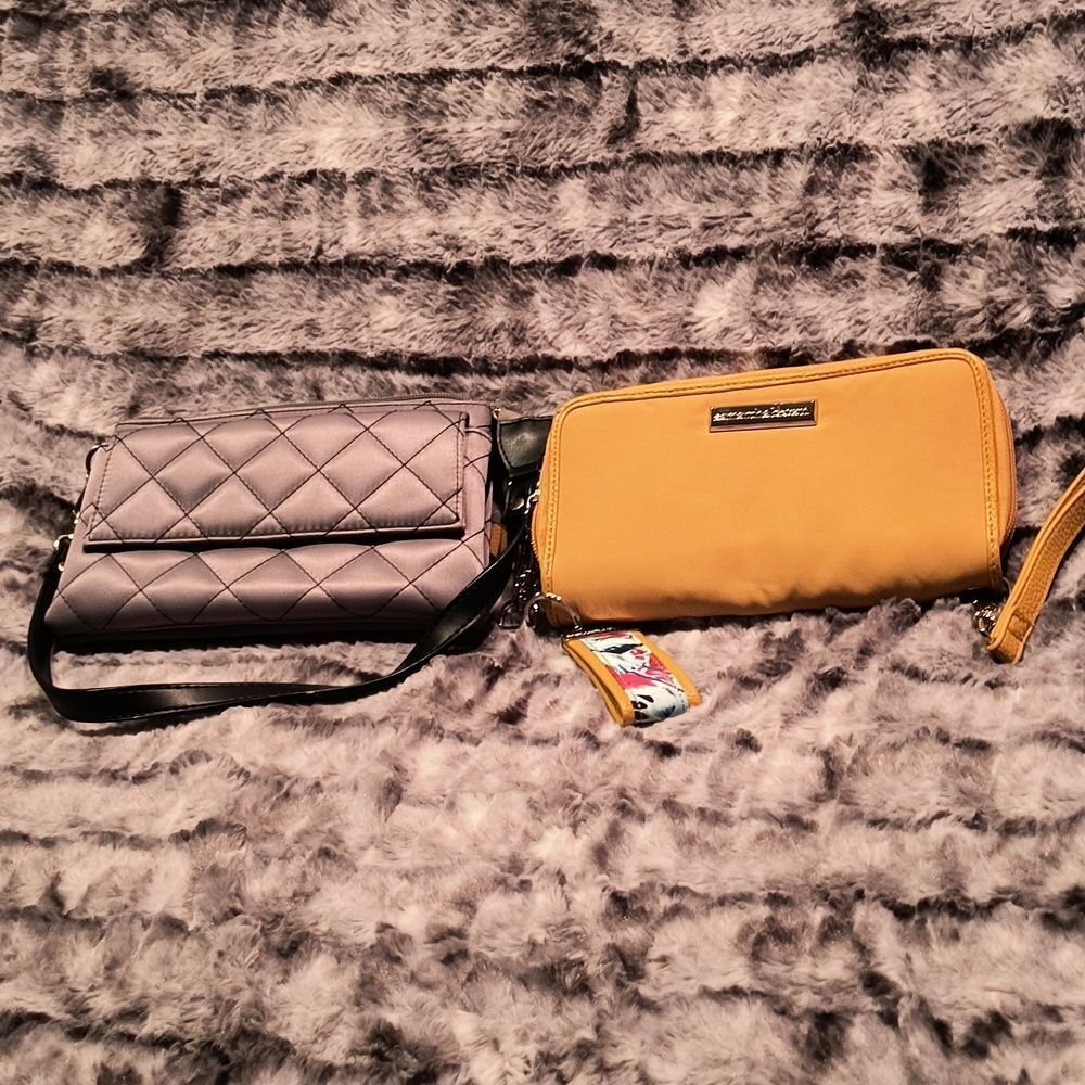 Samantha Brown Wristlet Women's